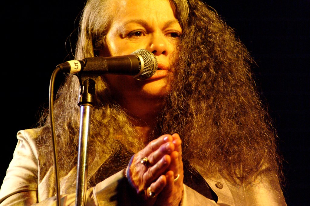 Blues singer to bare all at&nbsp;Firehall